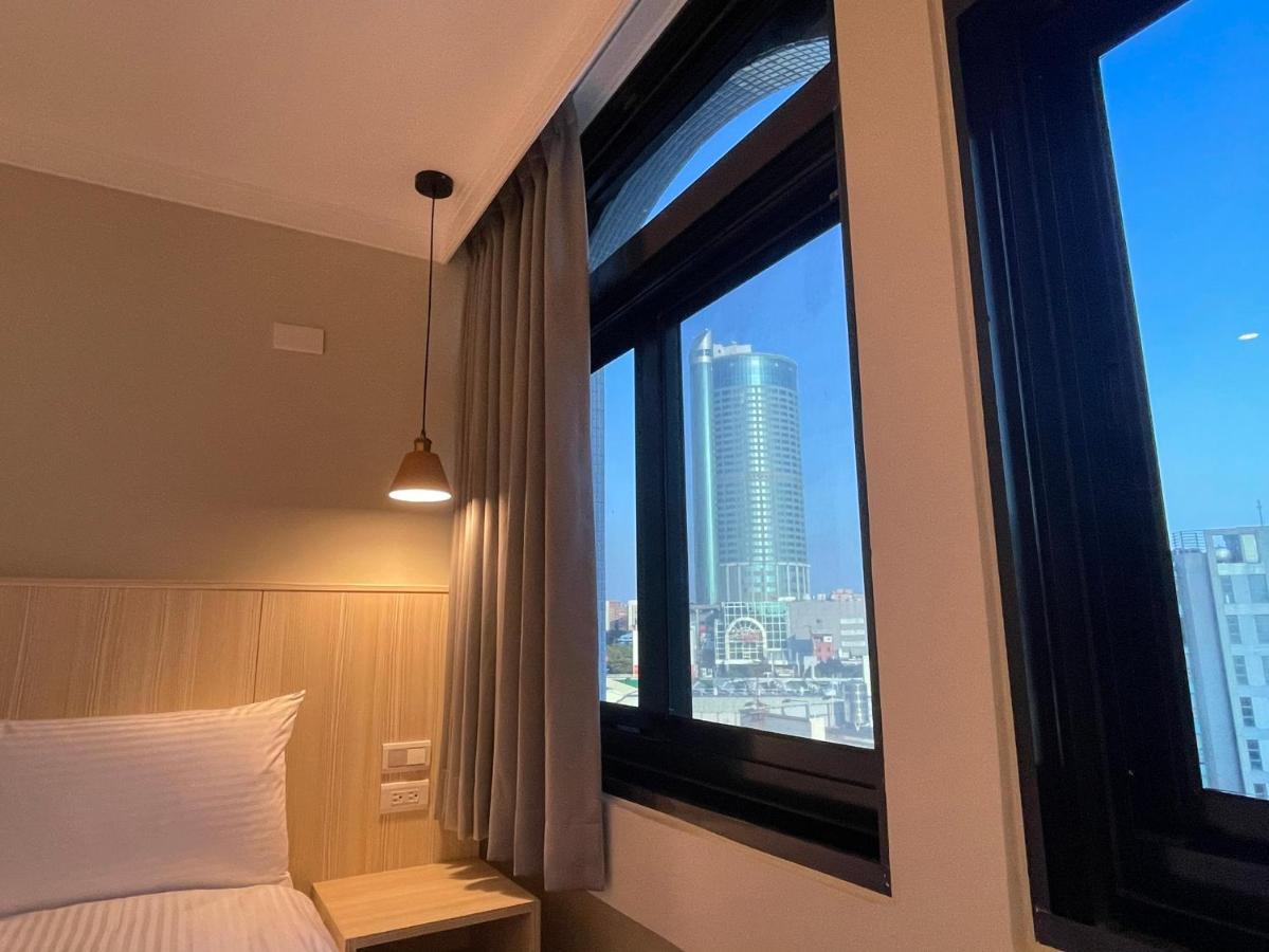 Yoshi Hotel - Tainan Station Branch 외부 사진