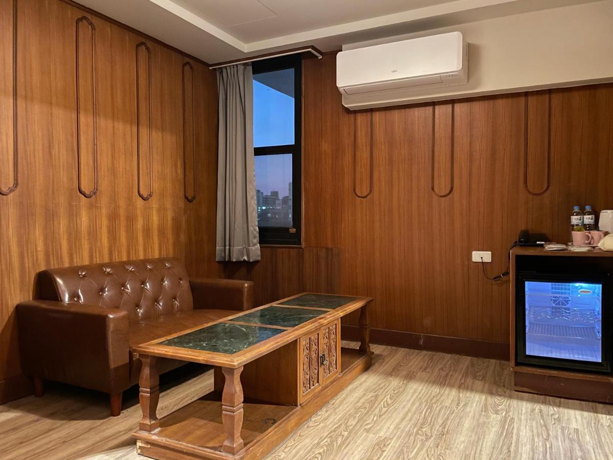 Yoshi Hotel - Tainan Station Branch 외부 사진