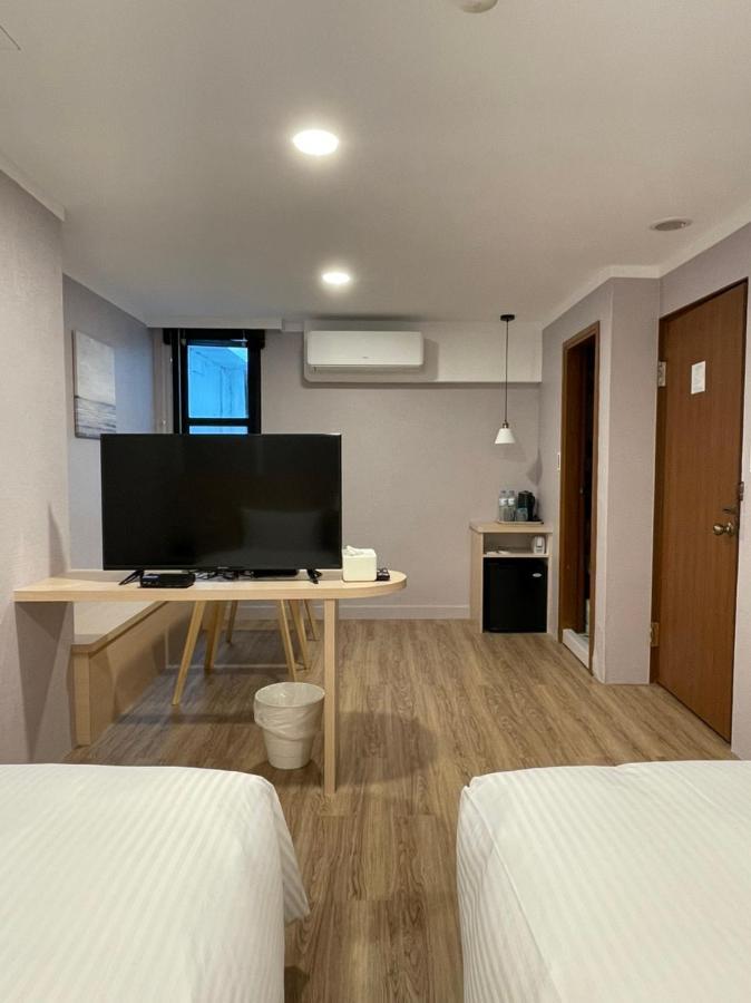Yoshi Hotel - Tainan Station Branch 외부 사진