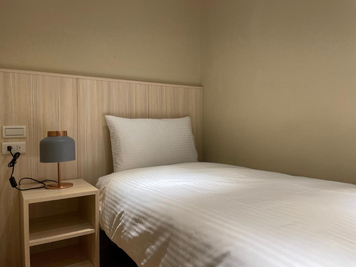 Yoshi Hotel - Tainan Station Branch 외부 사진