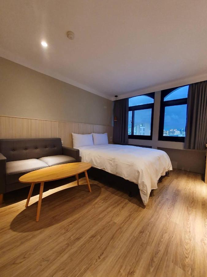 Yoshi Hotel - Tainan Station Branch 외부 사진