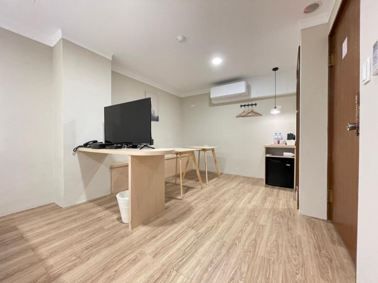 Yoshi Hotel - Tainan Station Branch 외부 사진