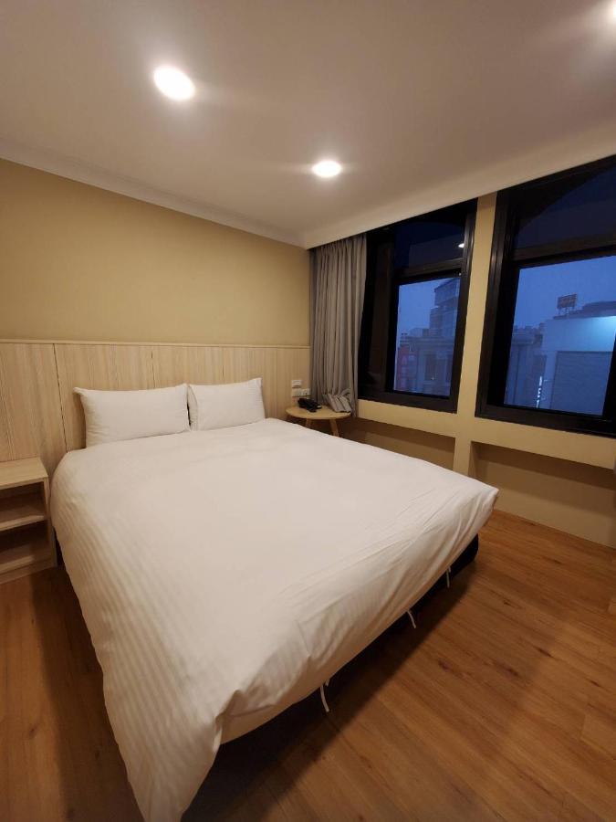 Yoshi Hotel - Tainan Station Branch 외부 사진