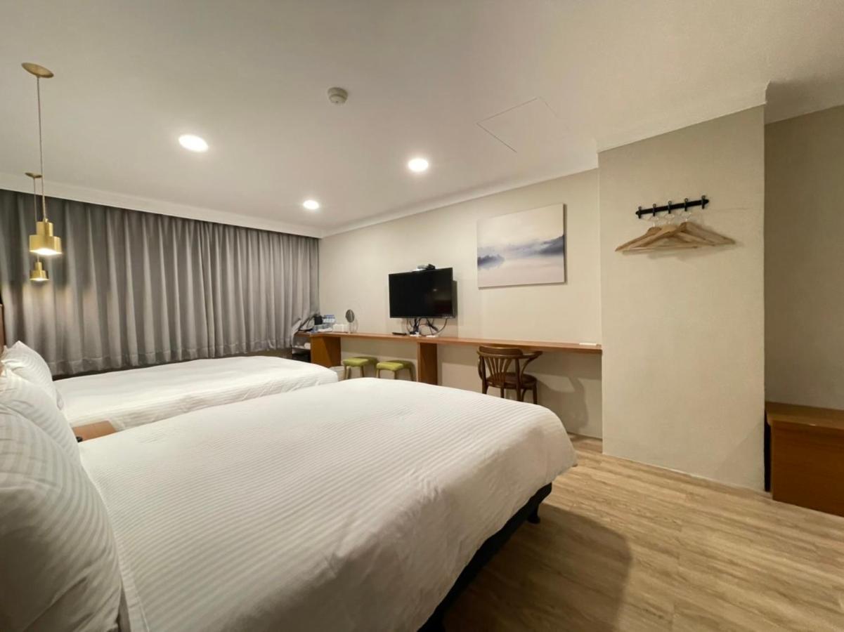 Yoshi Hotel - Tainan Station Branch 외부 사진