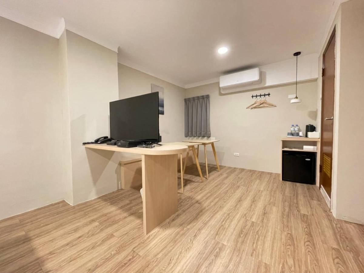 Yoshi Hotel - Tainan Station Branch 외부 사진