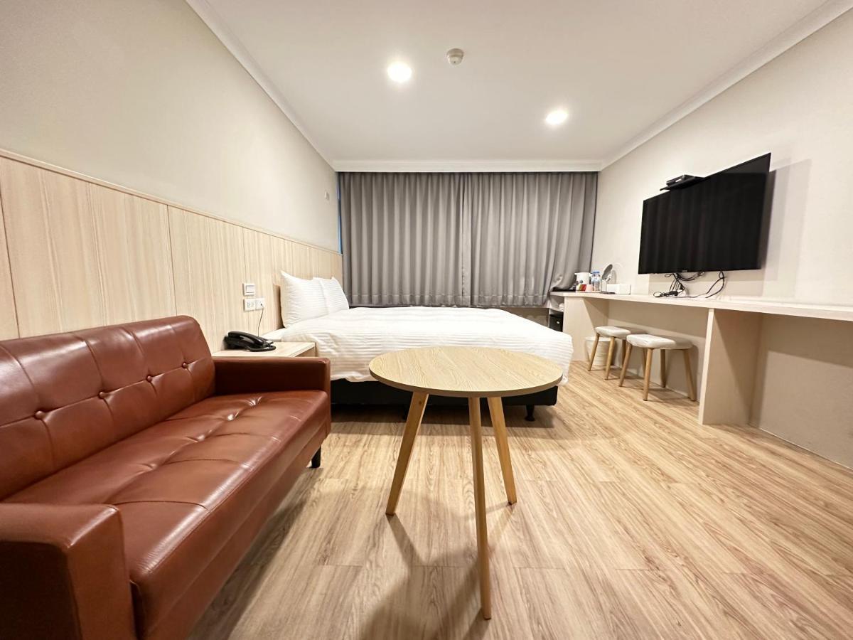 Yoshi Hotel - Tainan Station Branch 외부 사진